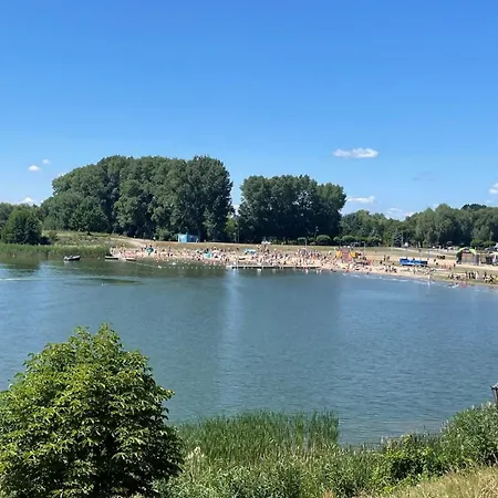 Aqua Mazury アパート エウク